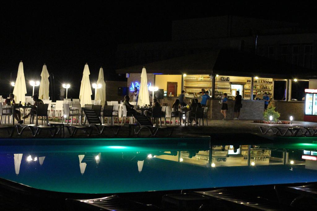 Hotel Promenad Zatoka Exterior photo