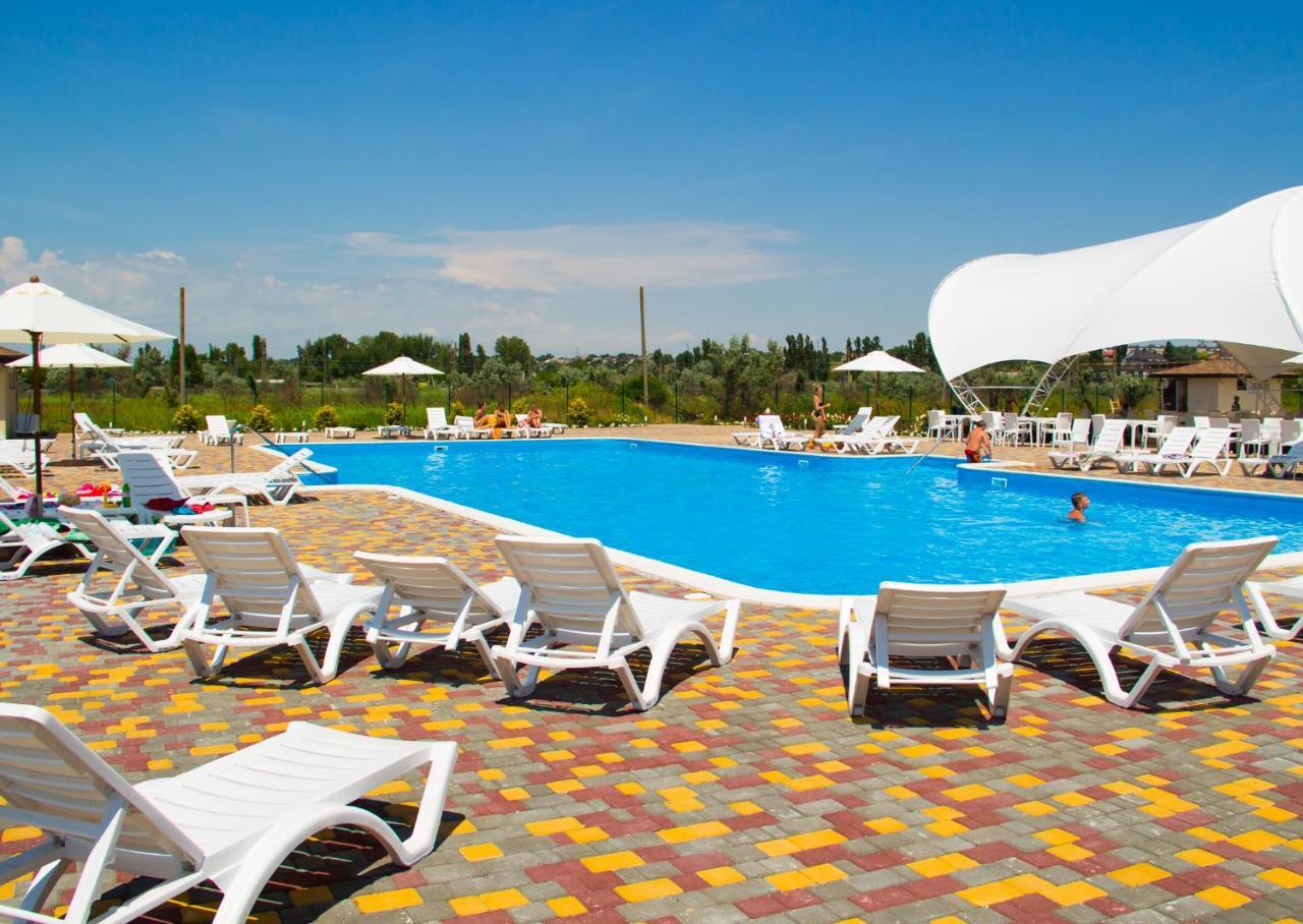 Hotel Promenad Zatoka Exterior photo