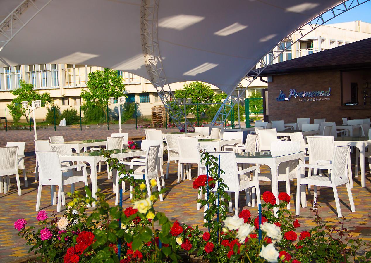 Hotel Promenad Zatoka Exterior photo